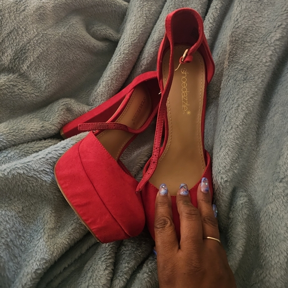 Shoe Dazzle Women's Red Platform Heels - Picture 11 of 15